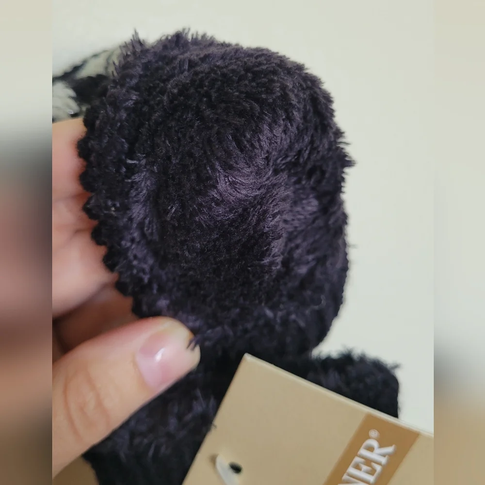 Nordic Snowflake Isotoner Microluxe Gloves, One Size. Classic Black & White.